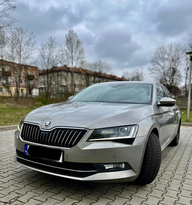 Skoda Superb cena 88000 przebieg: 96400, rok produkcji 2017 z Chorzów małe 37